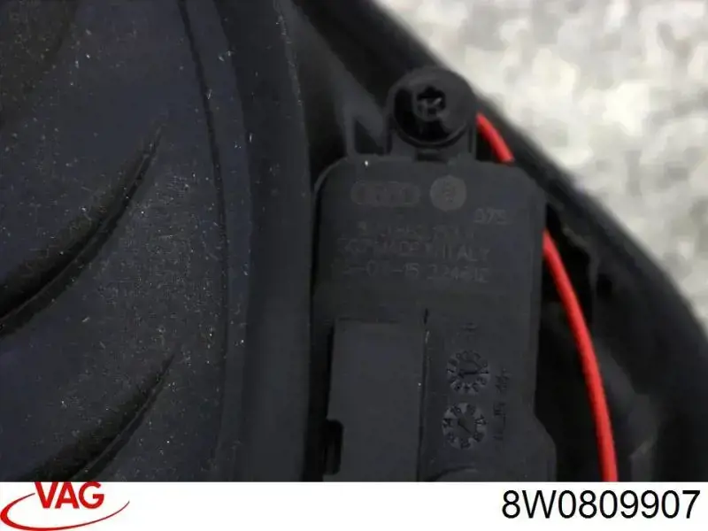  Klapka wlewu paliwa Audi A4 