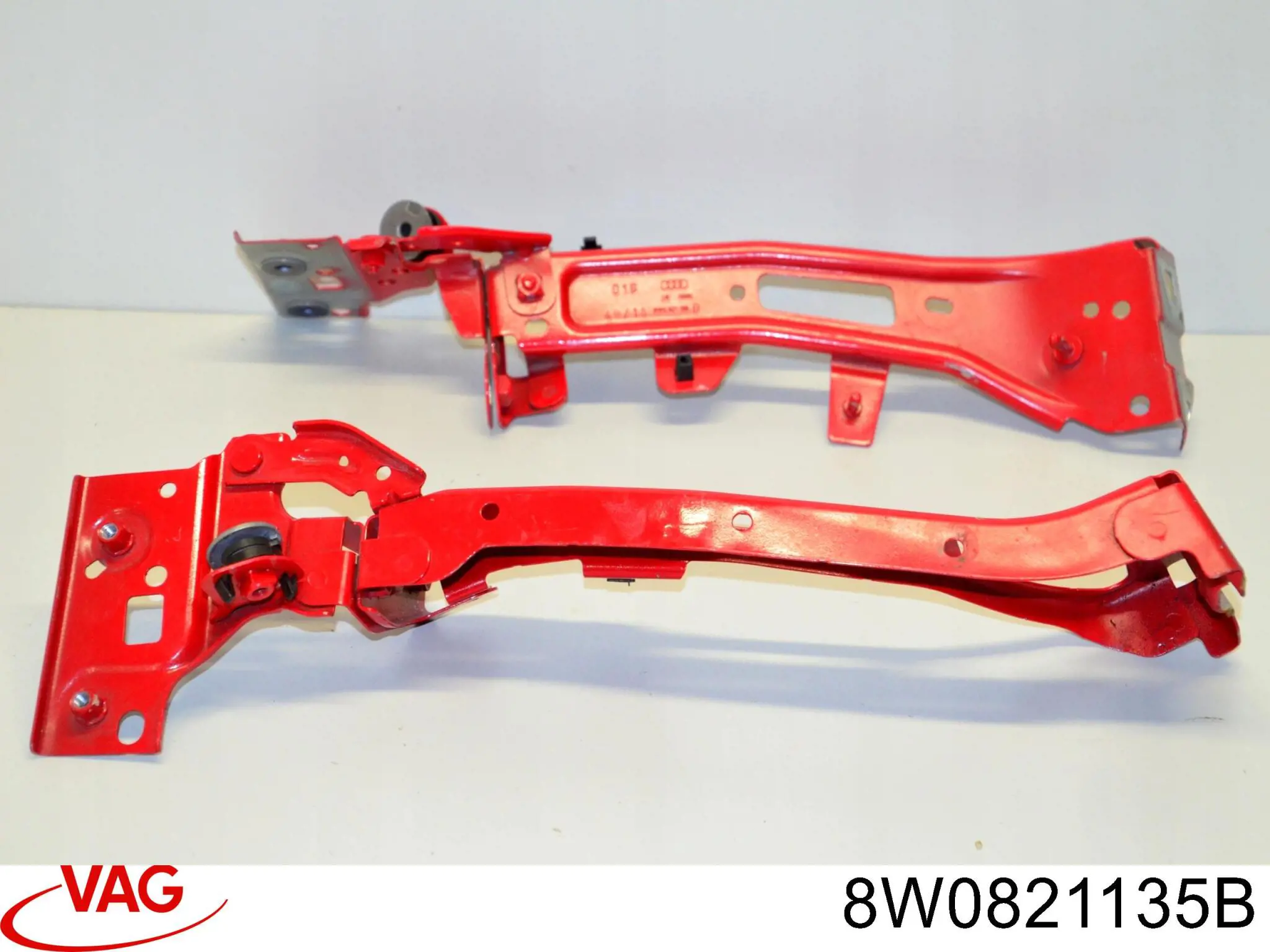 Wspornik do mocowania błotnika przedniego lewy przedni VAG 8W0821135B cena, od 39,52 USD
