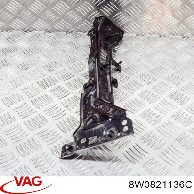 Wspornik do mocowania błotnika przedniego prawy przedni VAG 8W0821132B cena, od 45,89 USD