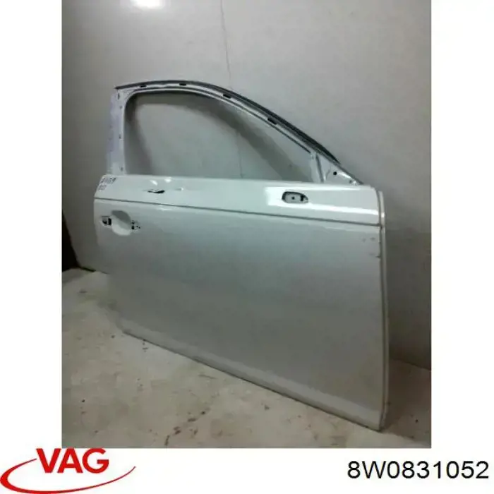 8W0831052 VAG Drzwi przednie prawe