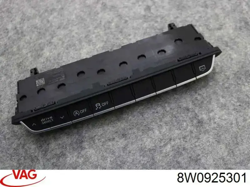 Konsola panelu sterowania centralna VAG 8W0925301 cena, od 54,48 USD