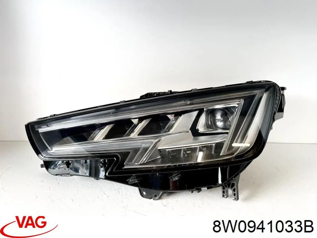 Reflektor lewy VAG 8W0941033B cena, od 847,04 USD