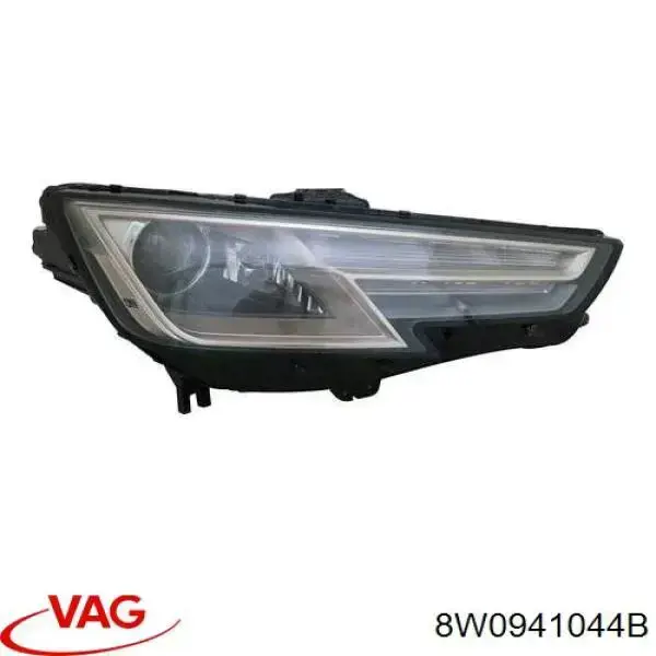 Reflektor prawy Audi A4 B9 (8W2, 8WC)