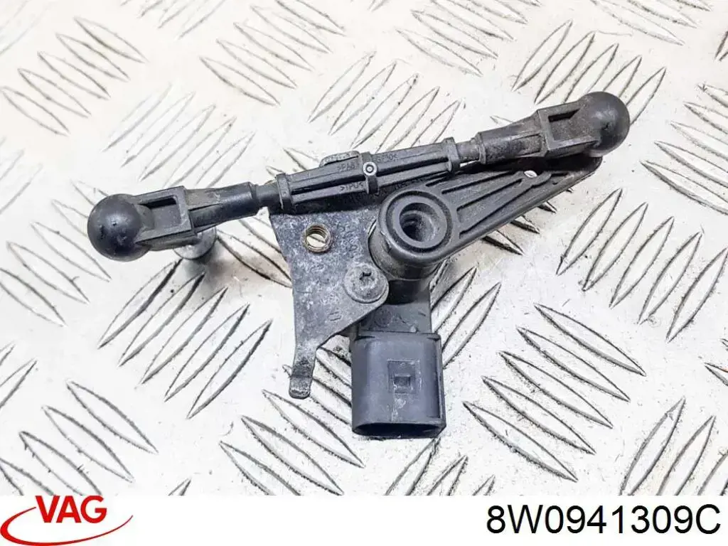Czujnik poziomowania karoserii tylny lewy VAG 8W0941309C cena, od 62,47 USD