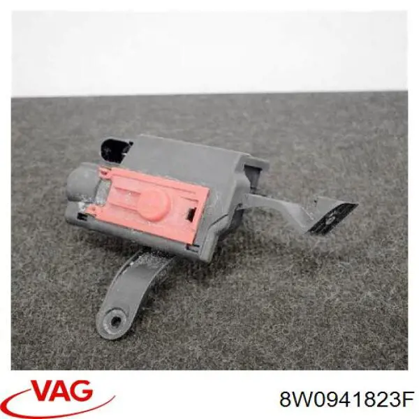 8W0941823F VAG Skrzynka bezpieczników