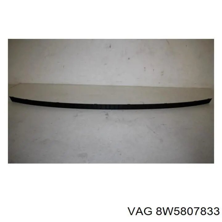 Nakładka zderzaka tylnego środkowa VAG 8W5807833 cena, od 79,02 USD