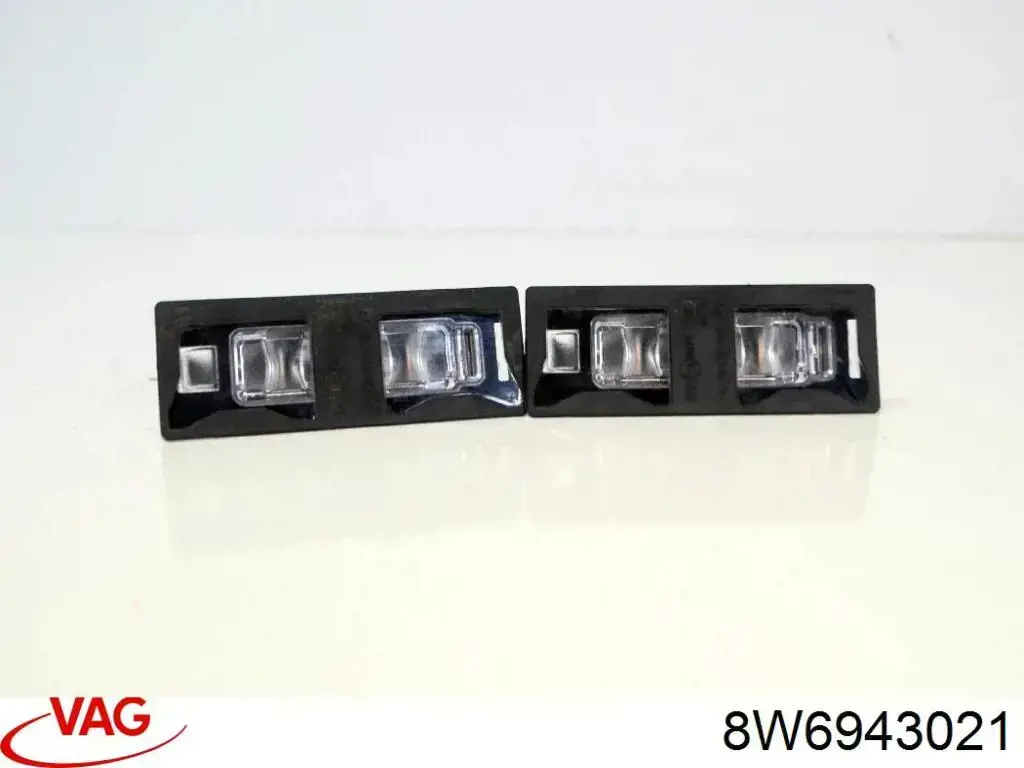 Lampa oświetlenia tylnej tablicy rejestracyjnej VAG 8W6943021 cena, od 40,86 USD