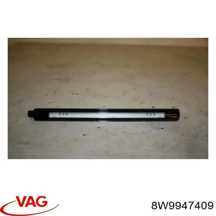 8W9947409 VAG Lampka oświetlenia bagażnika