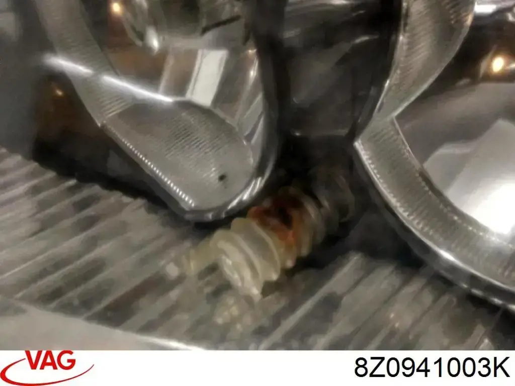 Reflektor lewy 8Z0941003K VAG