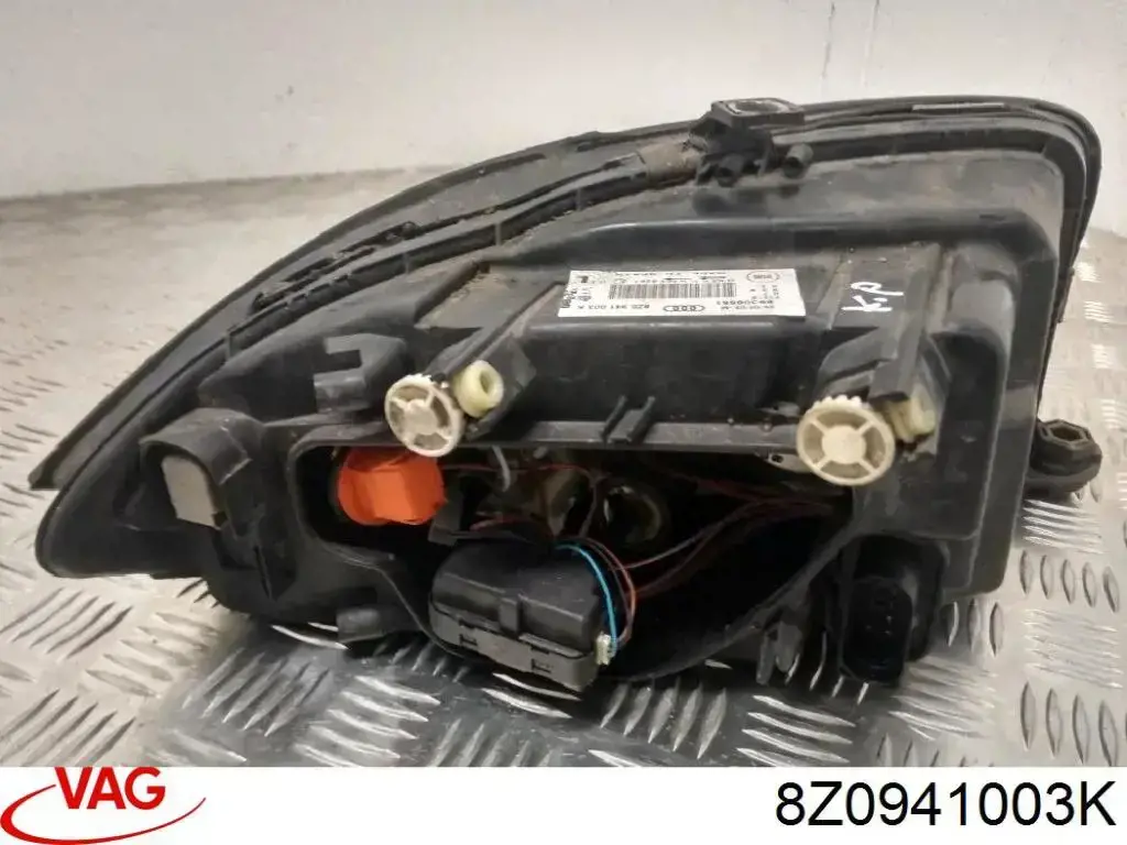 Do koszyka 8Z0941003K VAG Reflektor lewy