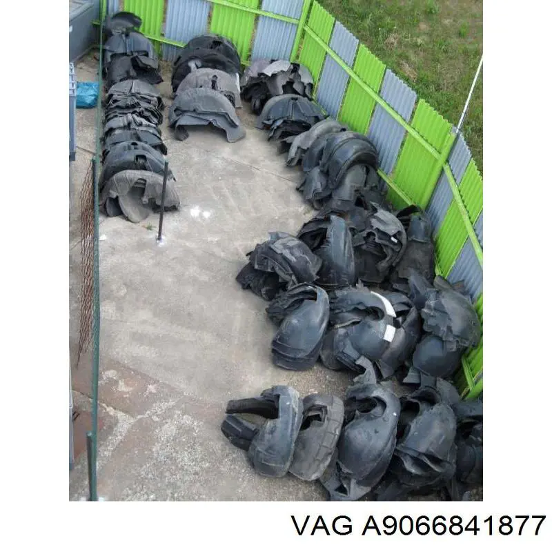 Nadkole błotnika przedniego prawe tylne VAG A9066841877 cena, od 33,43 USD