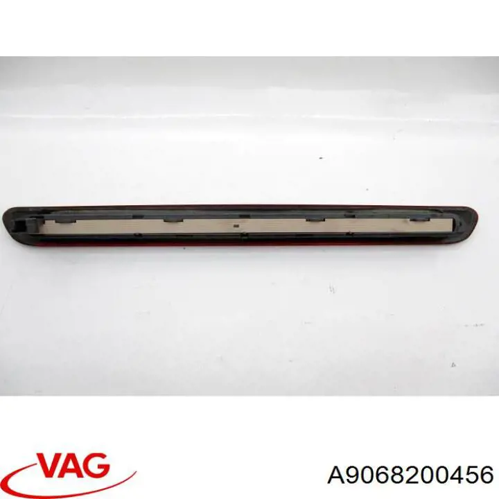 Lampa stop tylna dodatkowa VAG A9068200456 cena, od 52,61 USD