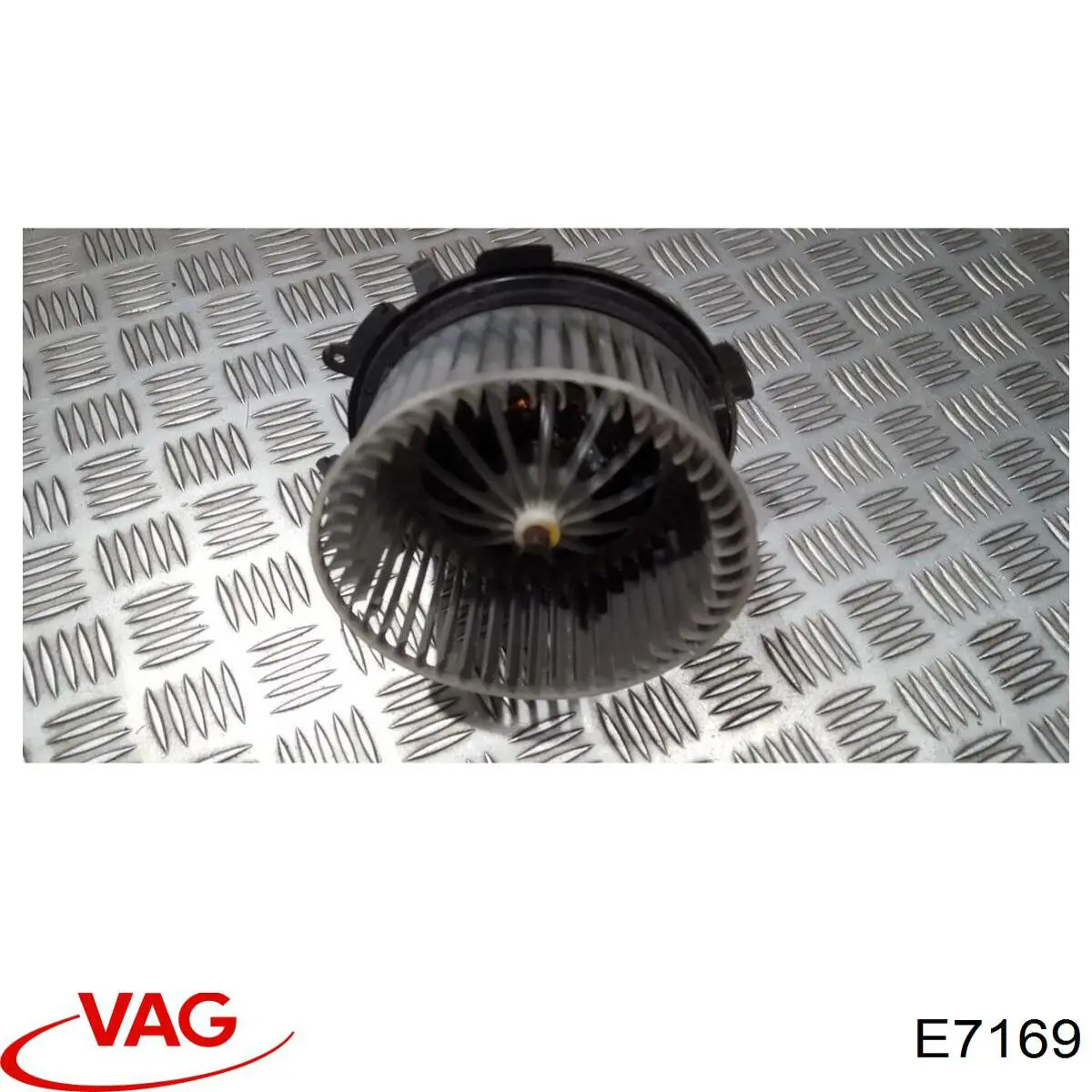 Do koszyka E7169 VAG Chłodnica nagrzewnicy (ogrzewacza)