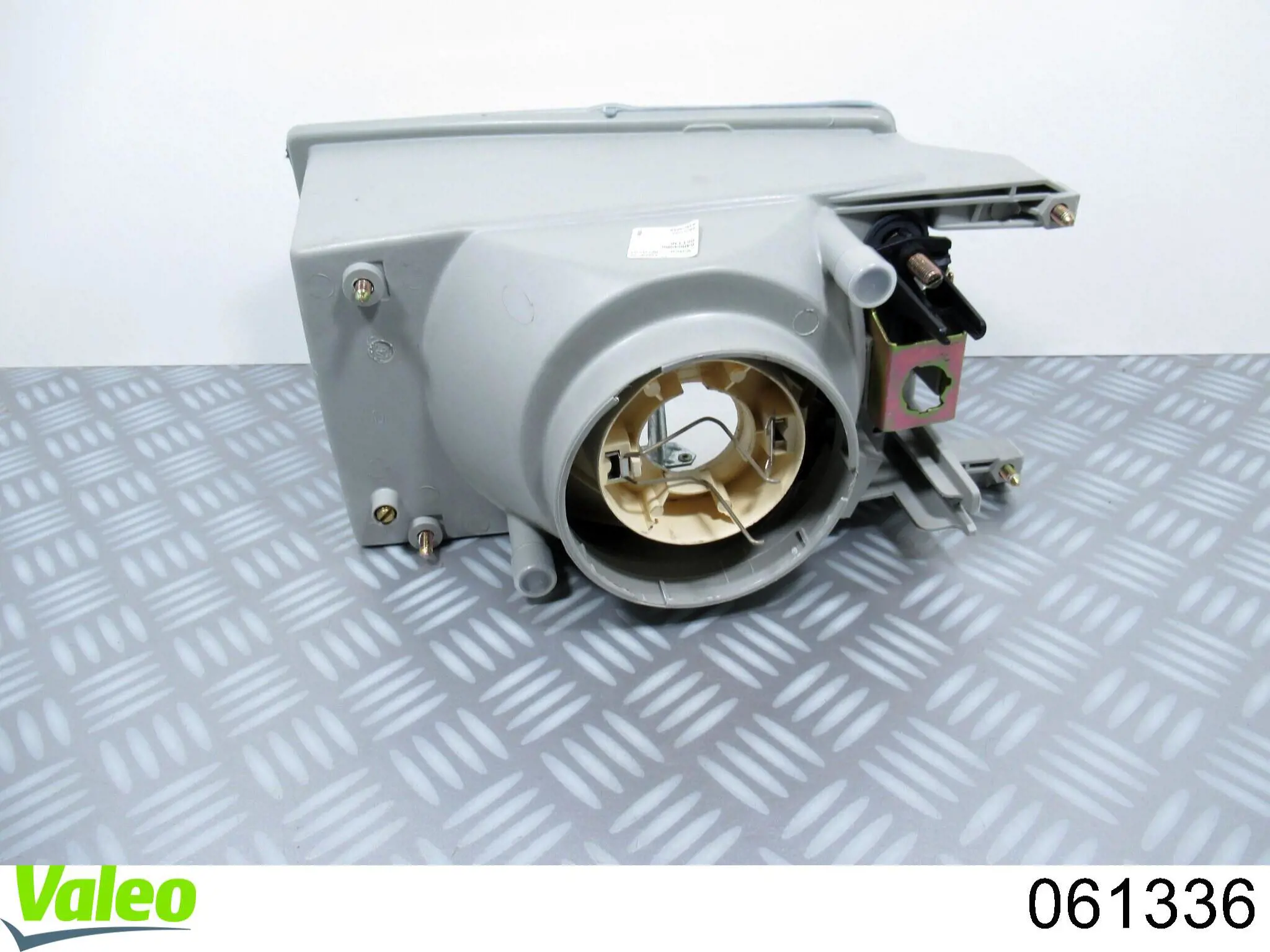 Reflektor prawy do Renault 25  B29