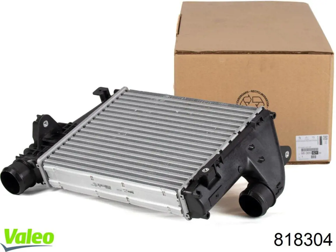 Chłodnica intercoolera 818304 VALEO