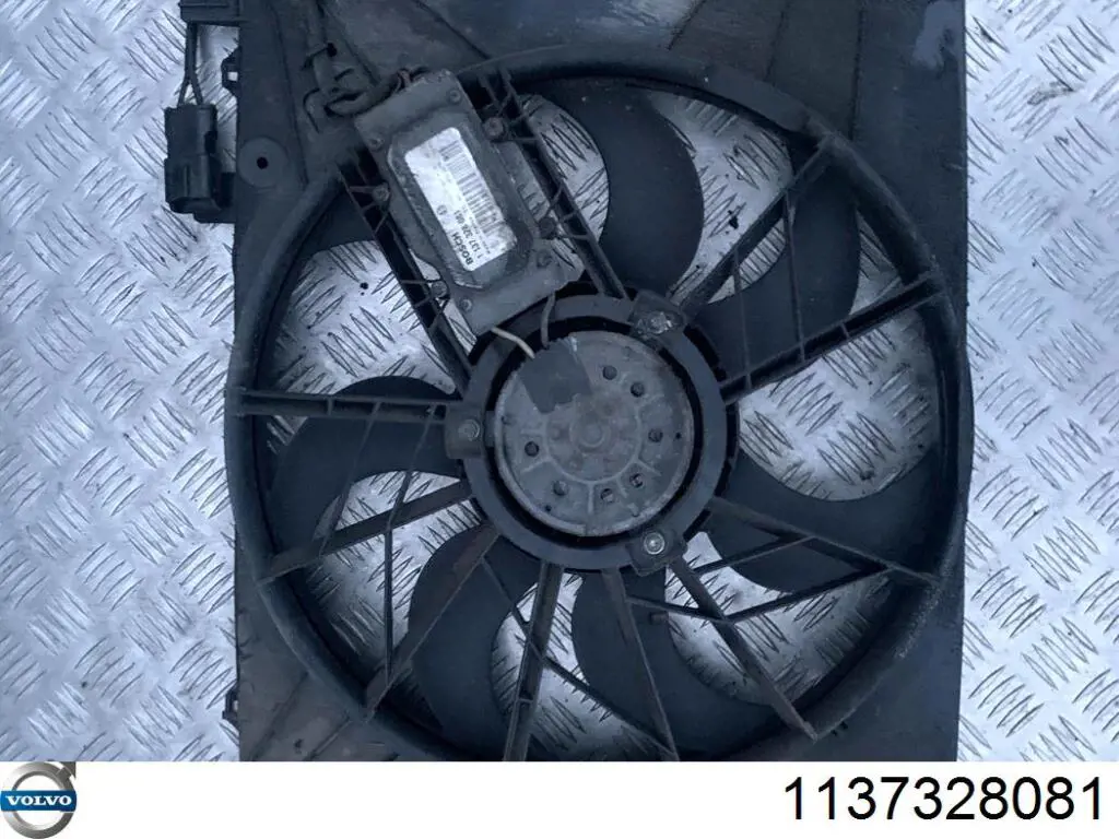 Do koszyka 1137328081 Volvo Dyfuzor chłodnicy, w komplecie z silnikiem i wirnikiem