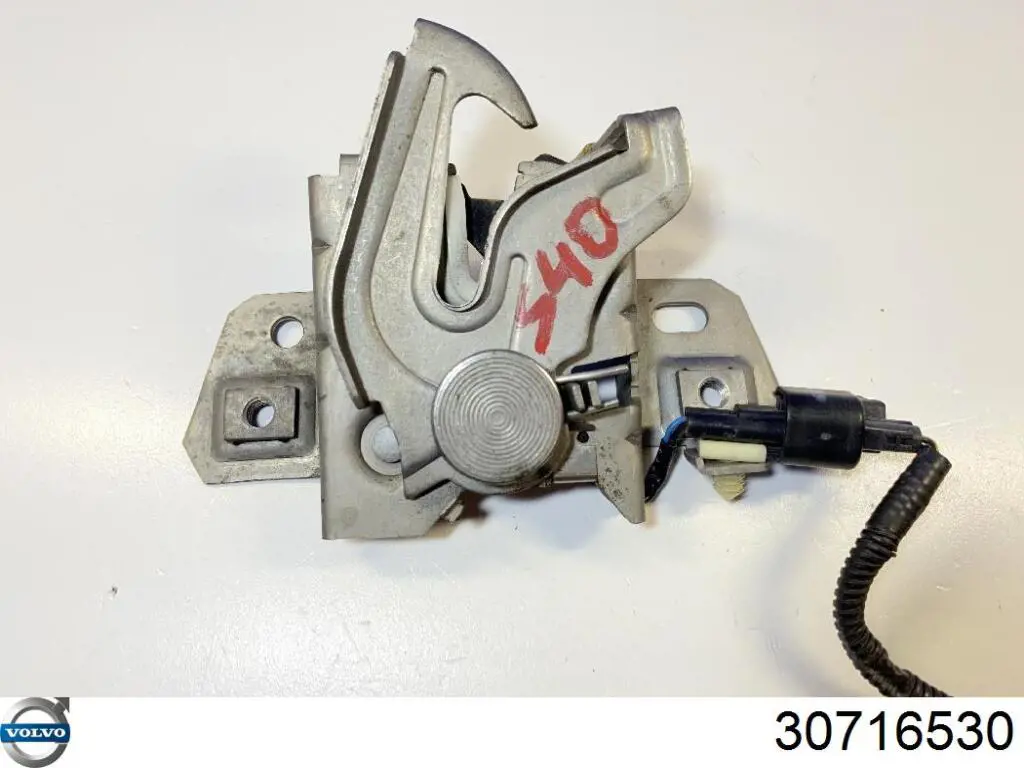 Zamek maski Volvo XC70 CROSS COUNTRY kombi (SZ, LZ) (2000 - 2007) cena, od 64,37 USD