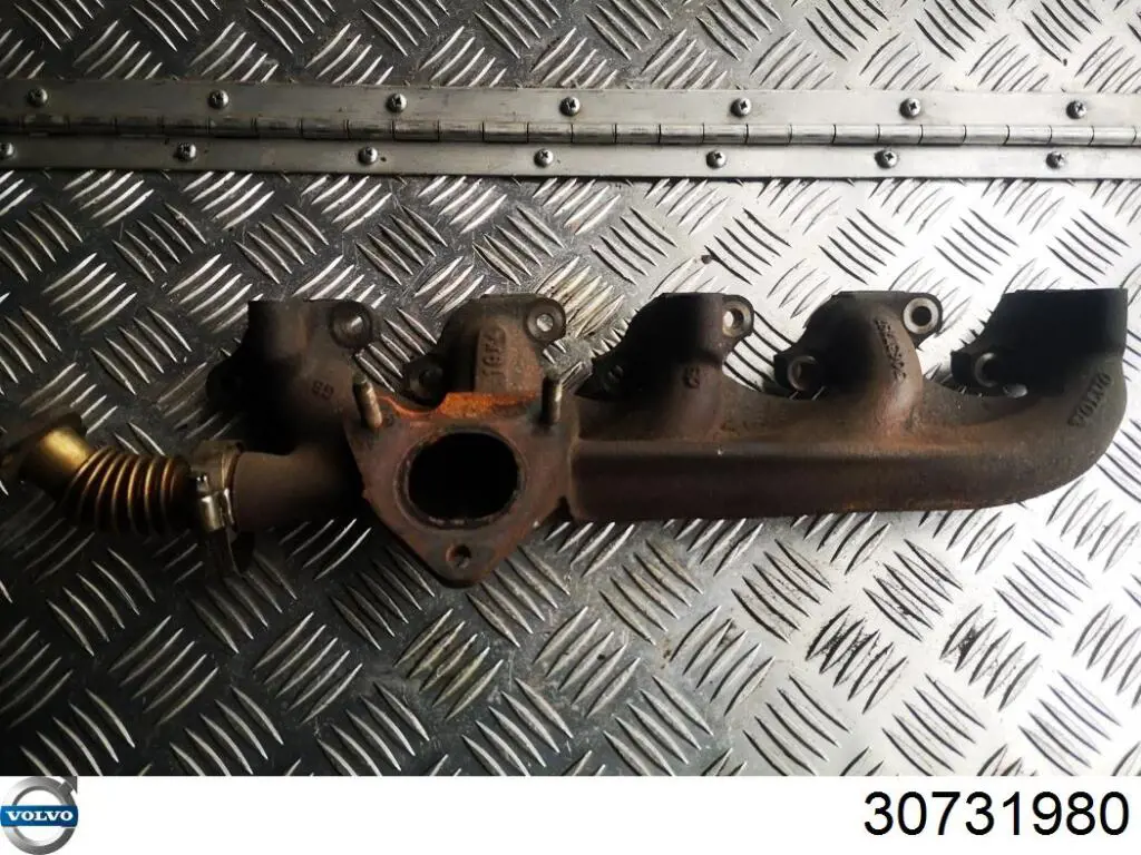  Kolektor wydechowy Volvo XC90 