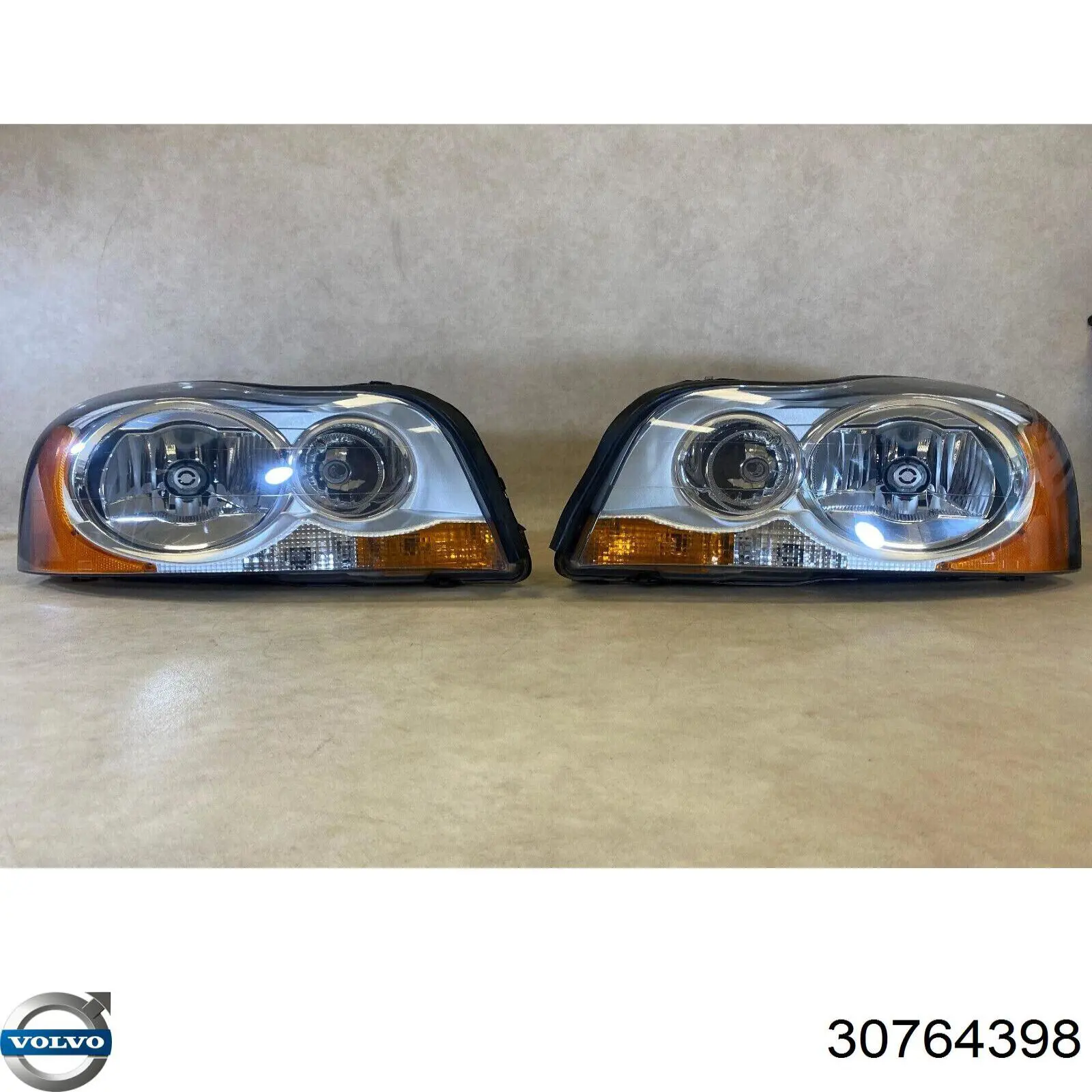 Do koszyka 30698814 Volvo Reflektor prawy