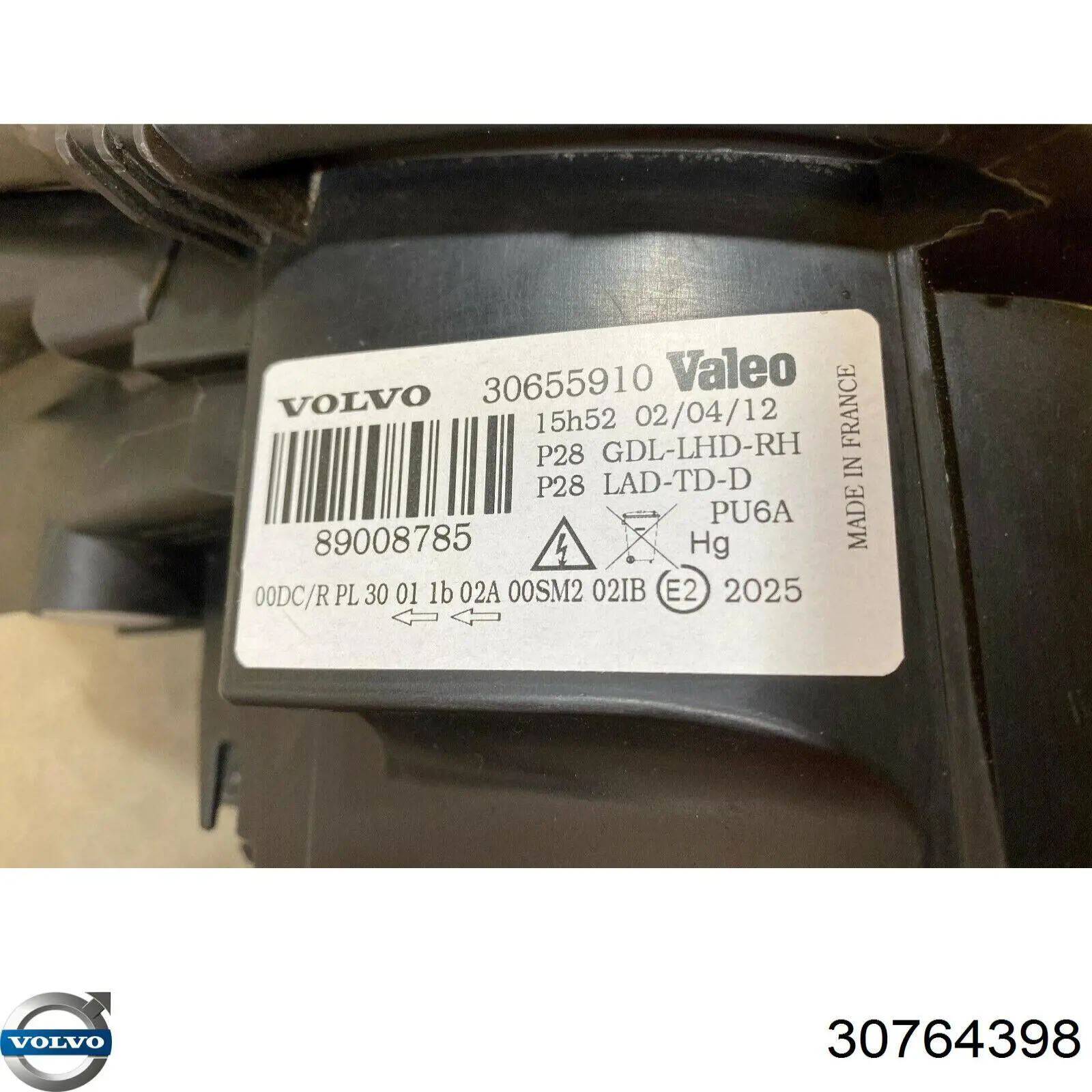 Reflektor prawy 30698814 Volvo