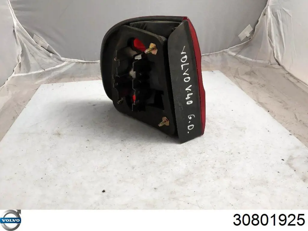 Lampa zespolona tylna prawa Volvo V40 