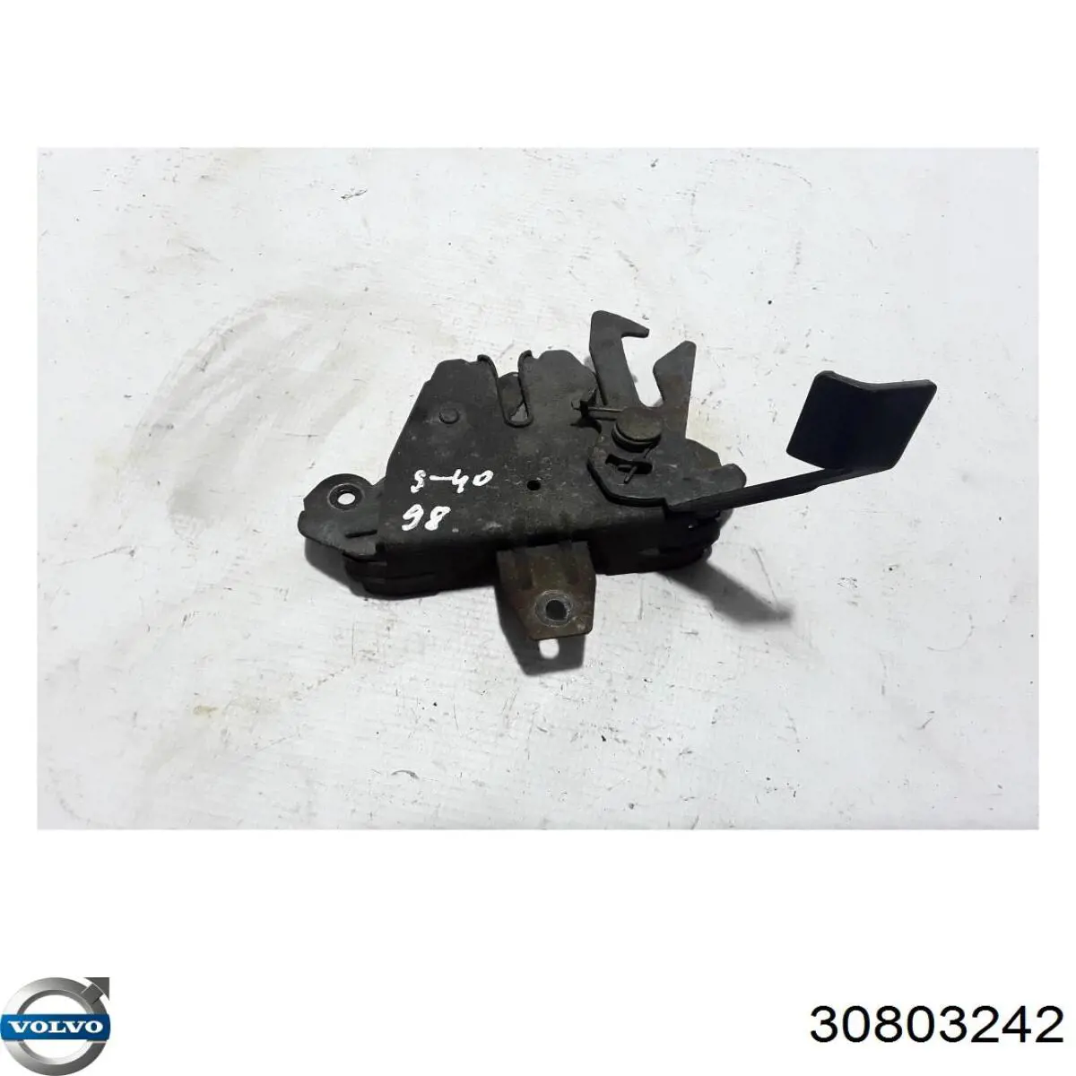 Zamek maski Volvo V40 kombi (VW) (1995 - 2004) cena, od 40,32 USD