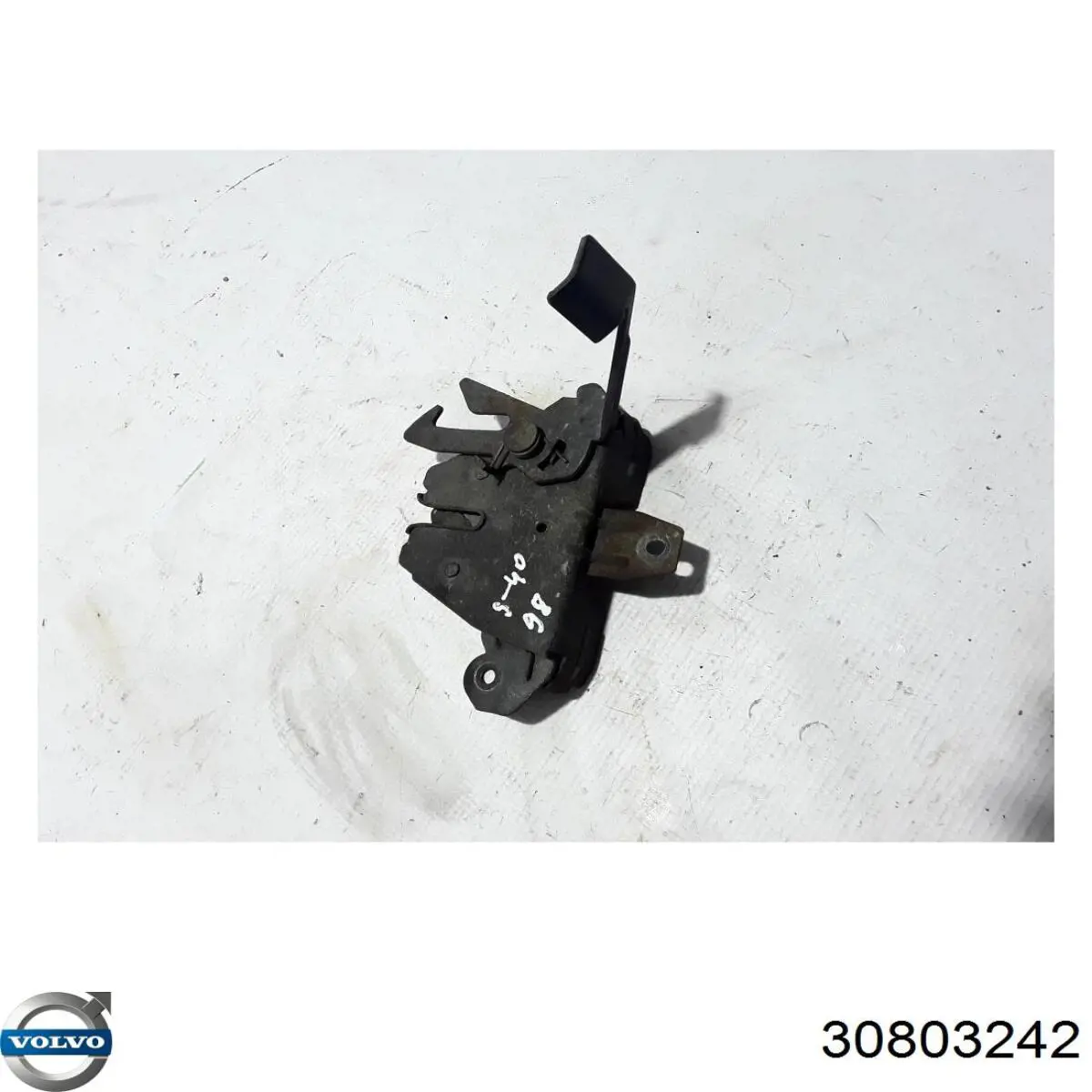 Zamek maski do Volvo V40  VW