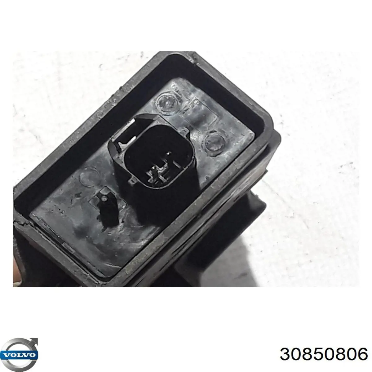 Zamek drzwi tylnych lewych Volvo V40 kombi (VW) (1995 - 2004) cena, od 56,15 USD