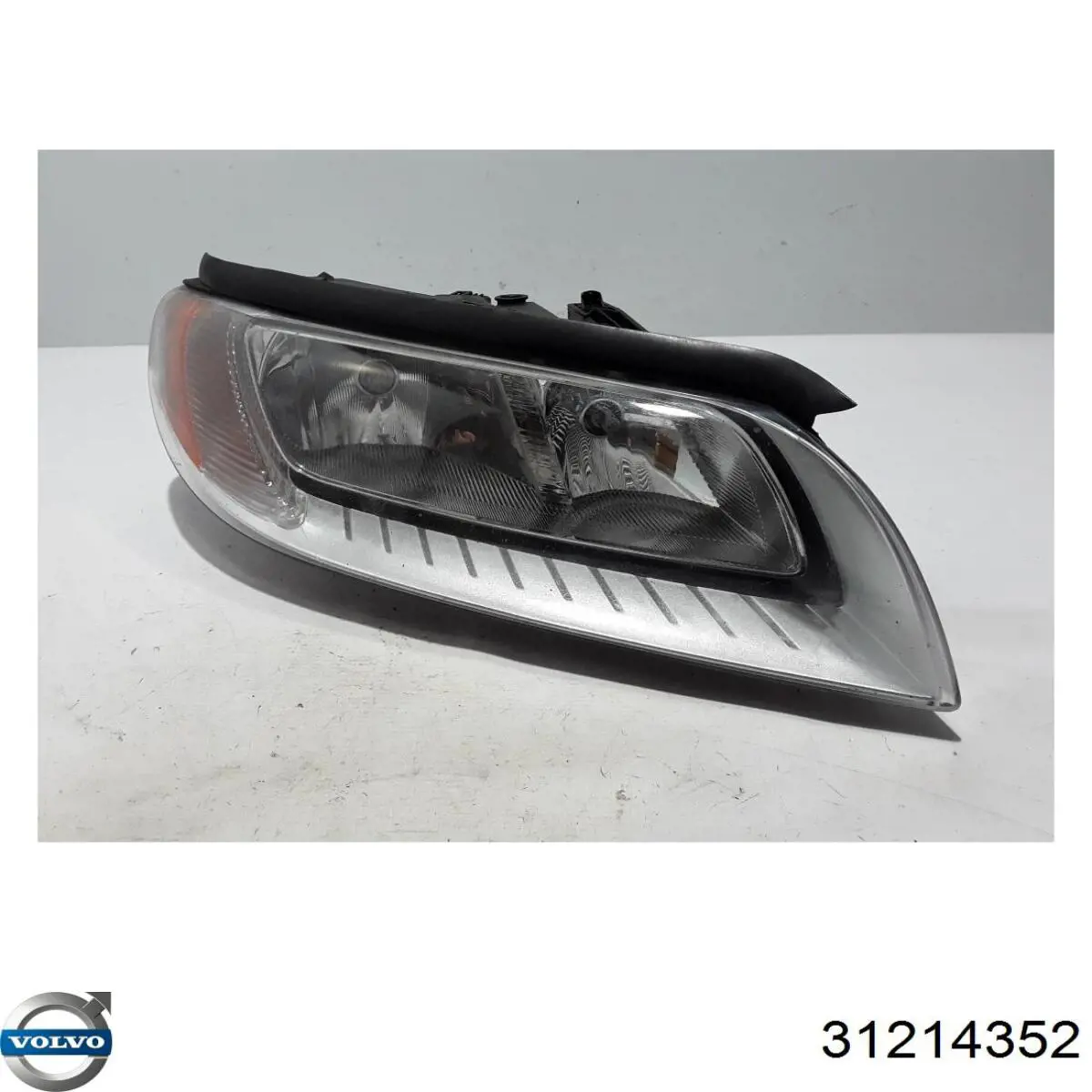 Reflektor prawy Volvo 31214352 cena, od 200,90 USD
