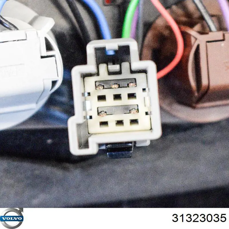 Do koszyka 31323035 Volvo Lampa zespolona tylna prawa