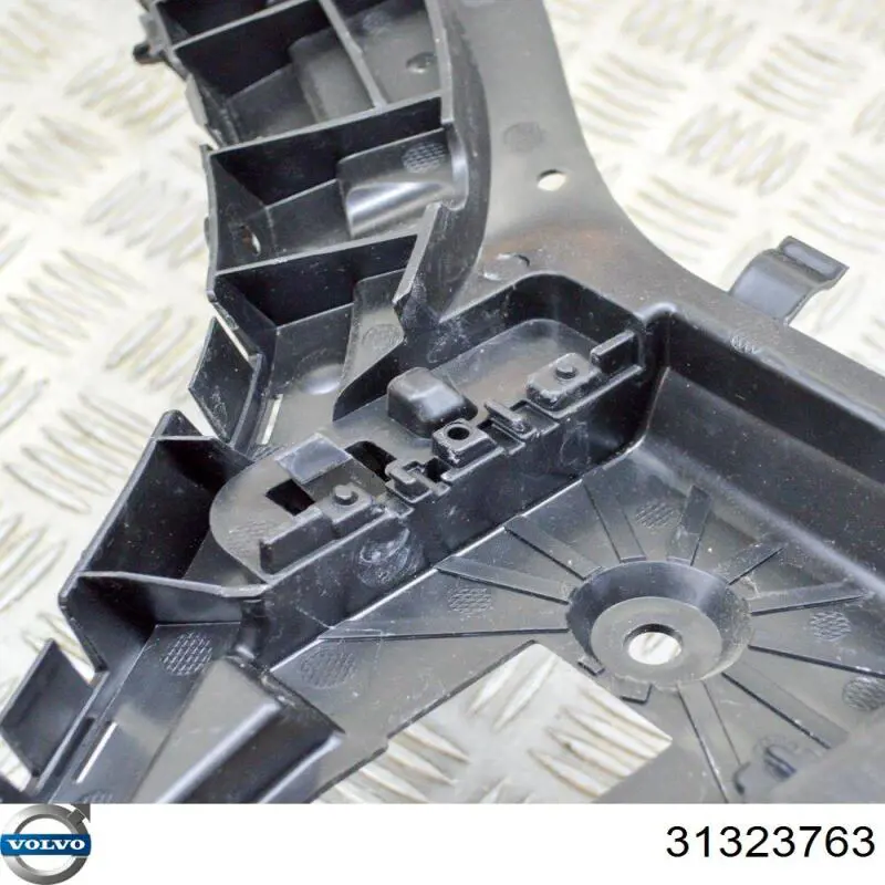 Wspornik zderzaka tylnego lewy zewnętrzny 31323763 Volvo
