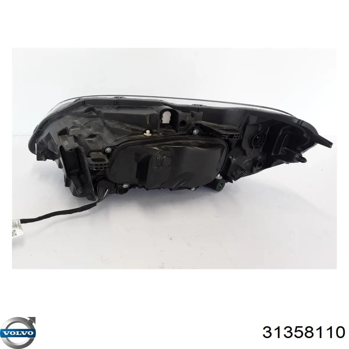 Reflektor prawy Volvo 31358110 cena, od 372,34 USD