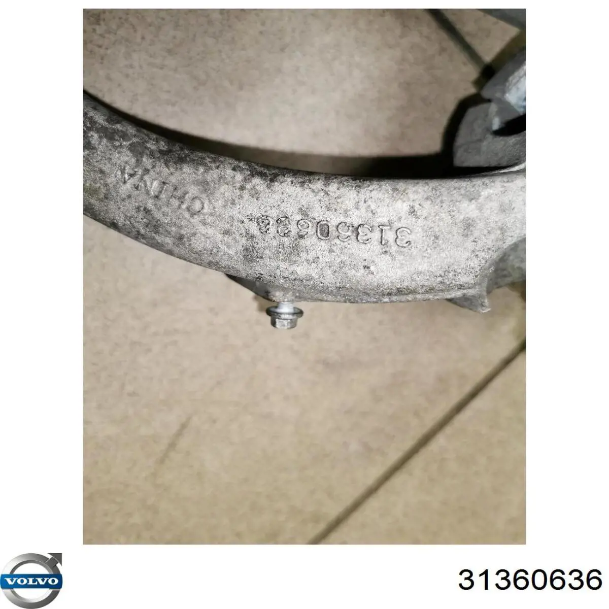 Widełki amortyzatora przedniego dolne prawe Volvo 31360636
