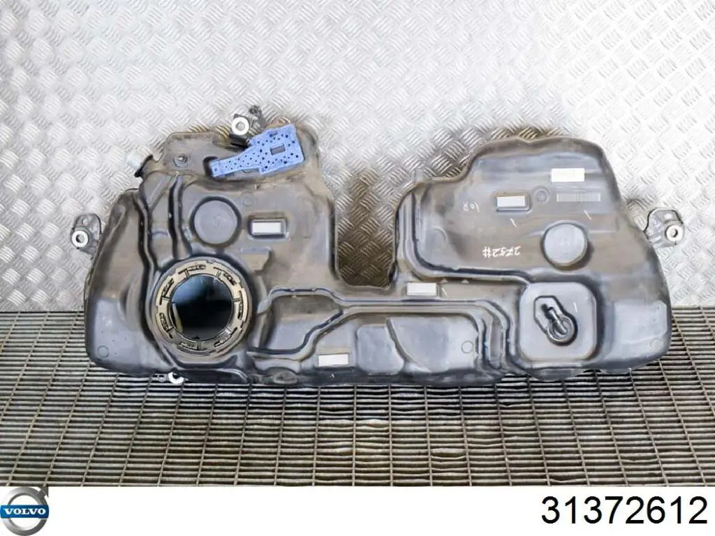 Do koszyka Zbiornik paliwa Volvo XC90 II 256