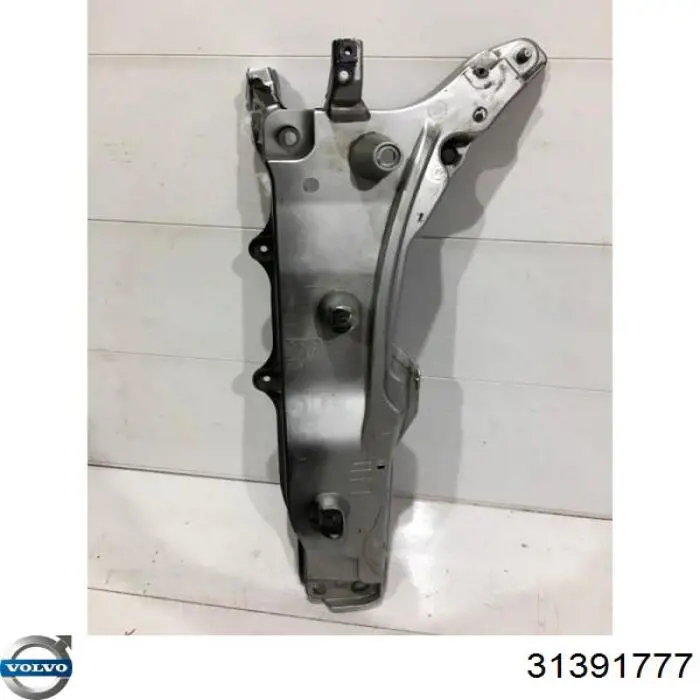 Do koszyka 31391777 Volvo Wspornik do mocowania błotnika przedniego lewy przedni
