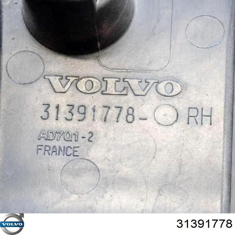31391778 Volvo Wspornik do mocowania błotnika przedniego prawy przedni