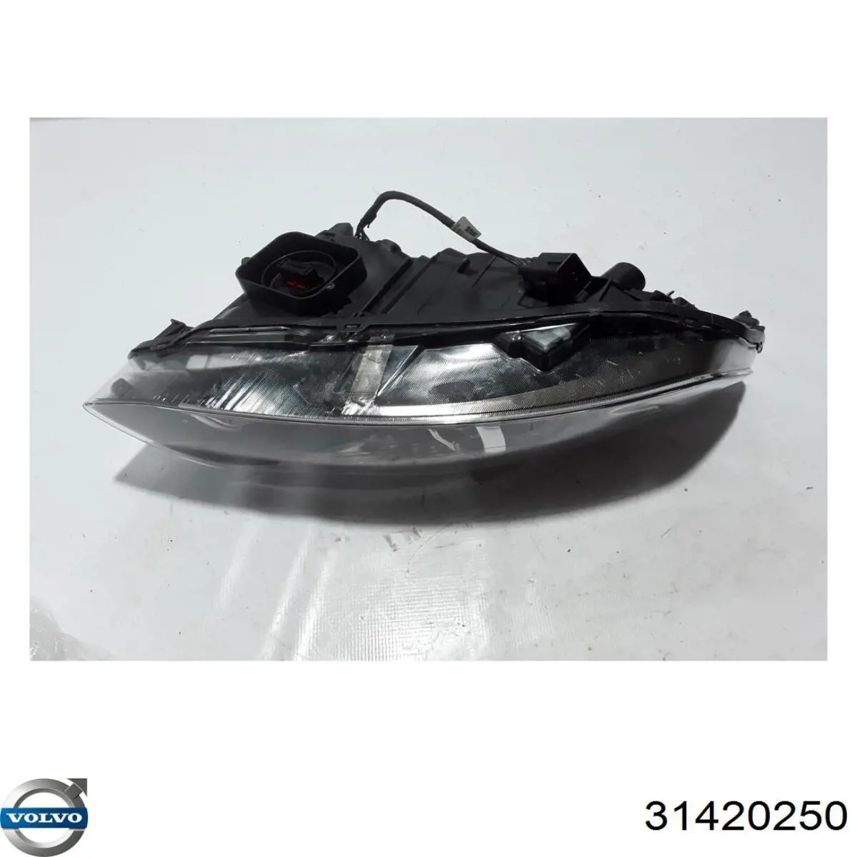 Do koszyka 31420250 Volvo Reflektor prawy