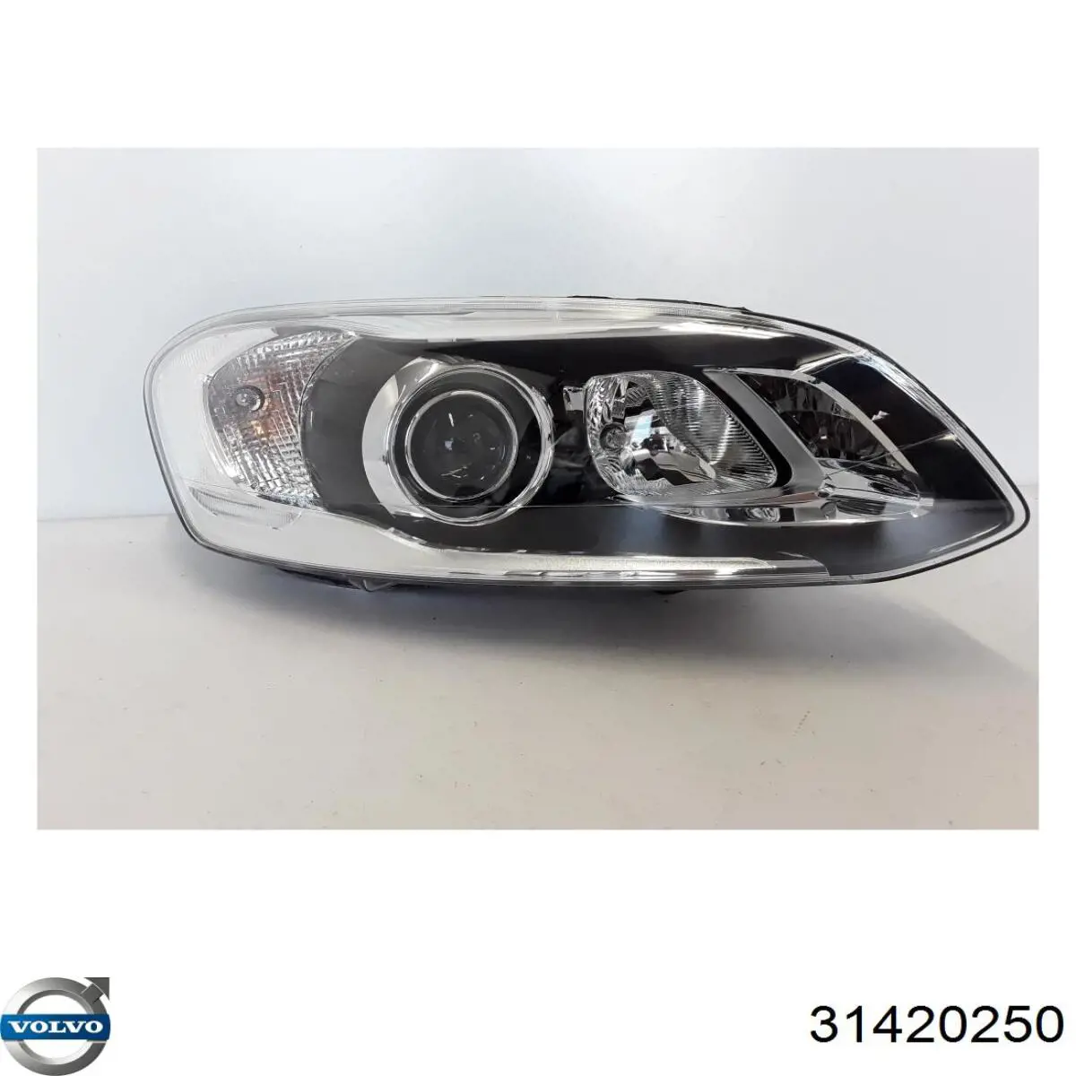 Do koszyka 31420250 Volvo Reflektor prawy