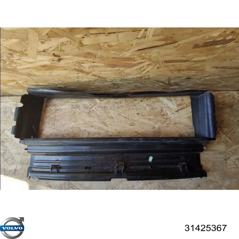 Kierownica powietrza (deflektor) chłodnicy 31425367 Volvo