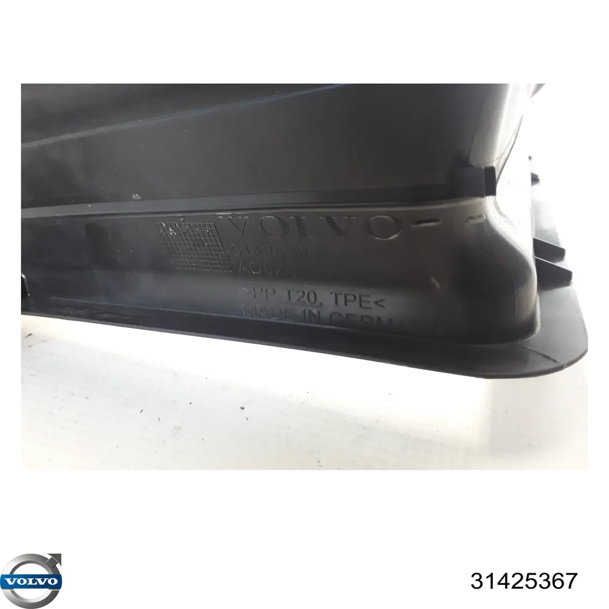 Kierownica powietrza (deflektor) chłodnicy 31425367 Volvo