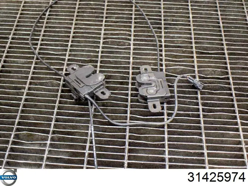 Zamek maski lewy Volvo 31425974 cena, od 58,11 USD