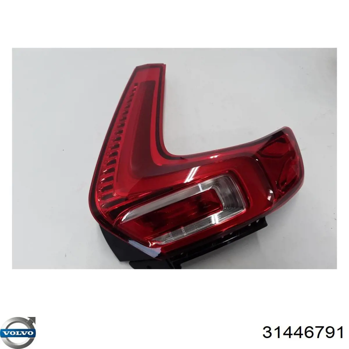 Lampa zespolona tylna prawa do Volvo XC40  536