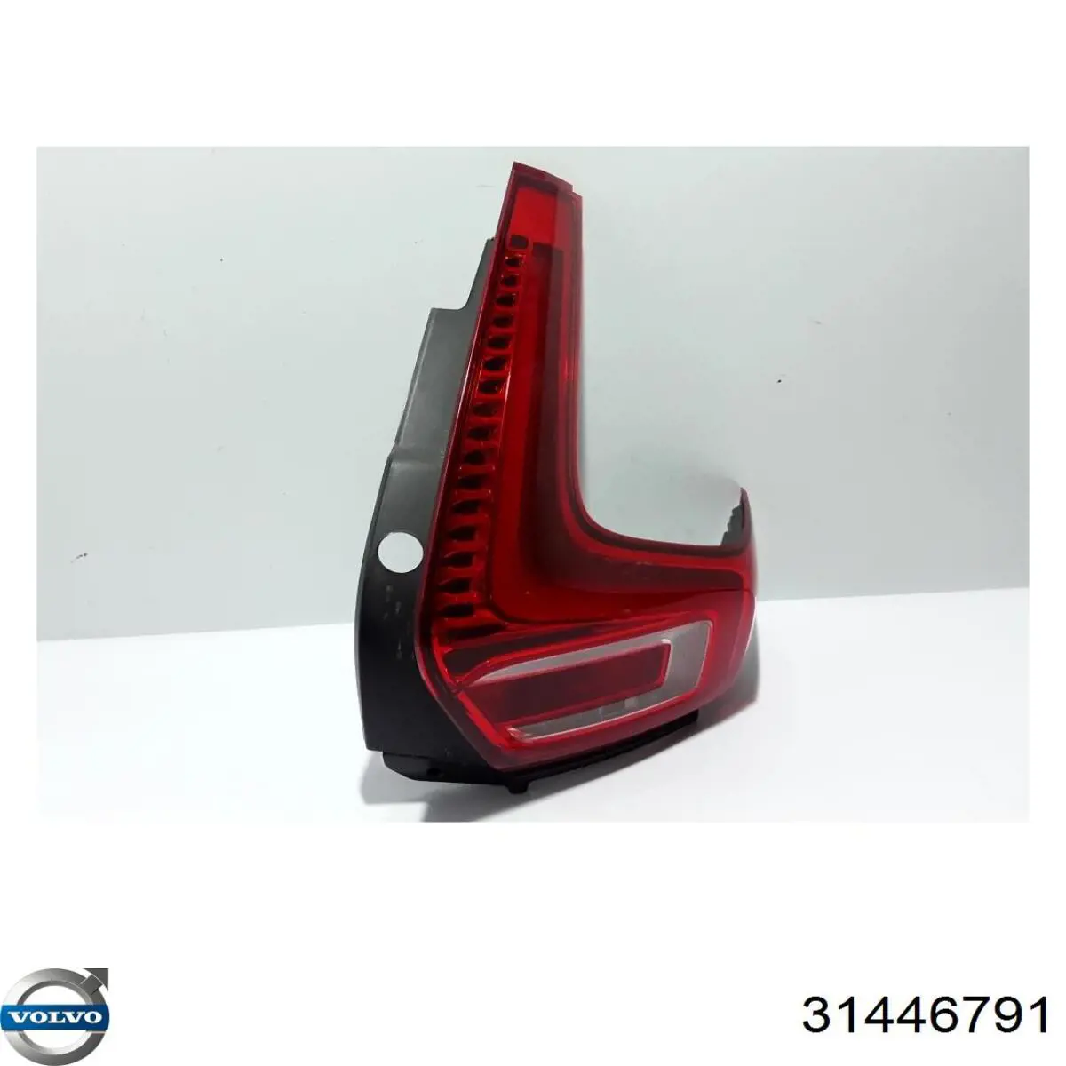 Lampa zespolona tylna prawa do Volvo XC40  536