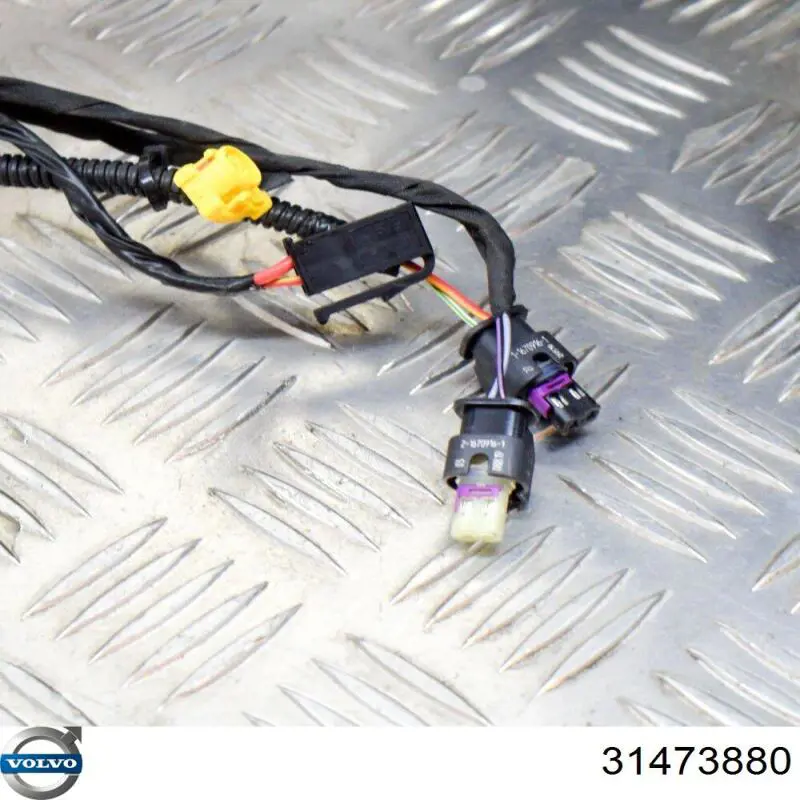 Skrzynka bezpieczników do Volvo XC40  536