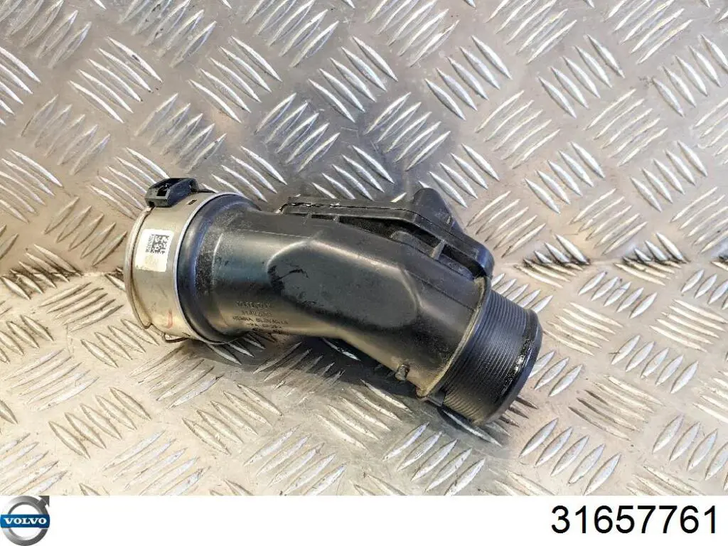 Przewód (króciec) intercoolera Volvo 31657761 cena, od 48,25 USD
