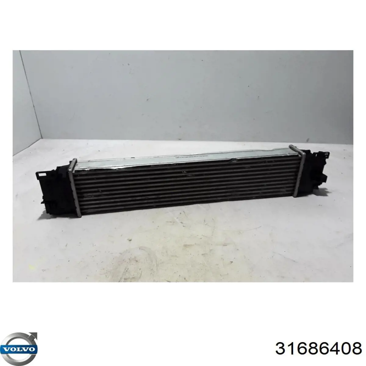 Chłodnica intercoolera 31686408 Volvo