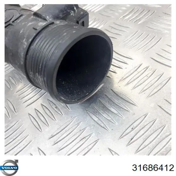 Przewód (króciec) intercoolera 31686412 Volvo