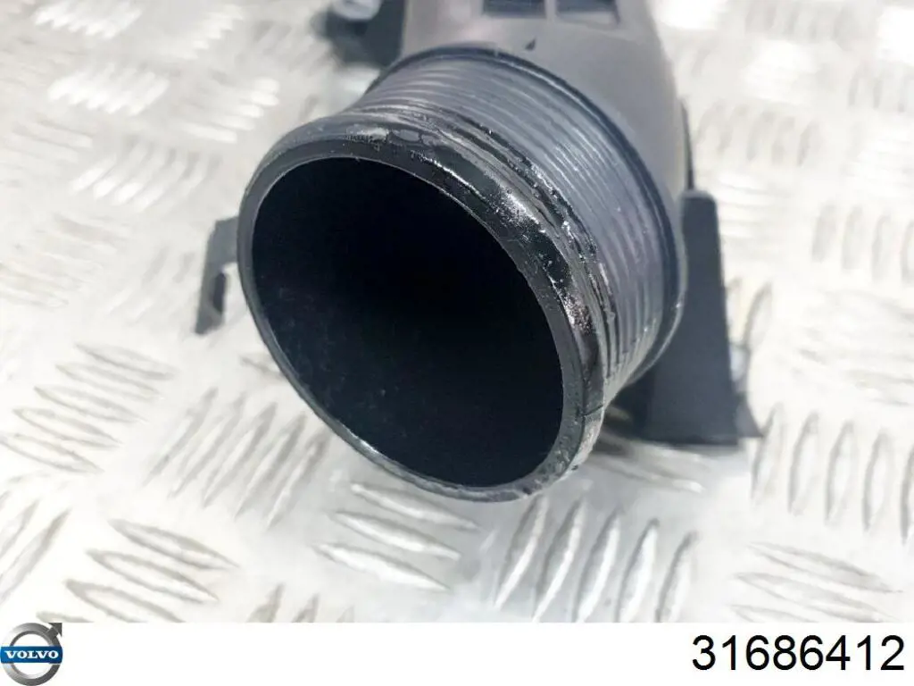 Przewód (króciec) intercoolera Volvo 31686412