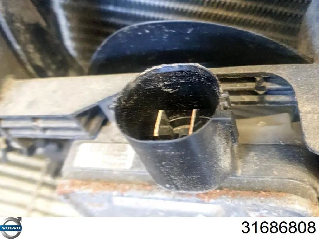 Do koszyka 31686808 Volvo Dyfuzor chłodnicy, w komplecie z silnikiem i wirnikiem