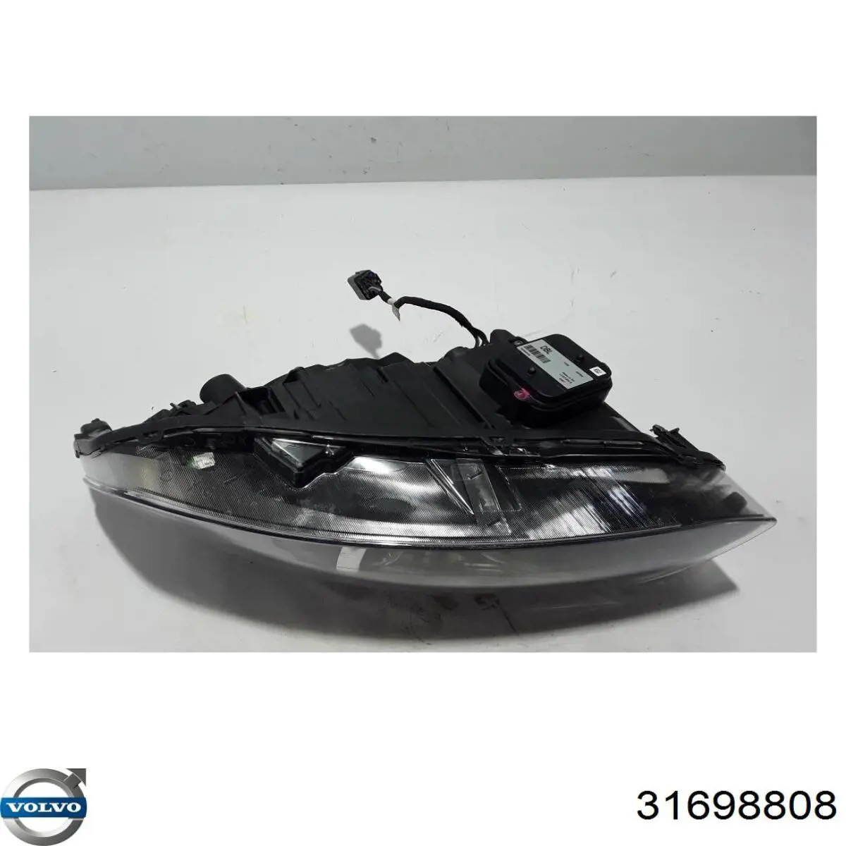Reflektor lewy Volvo 31698808 cena, od 298,02 USD